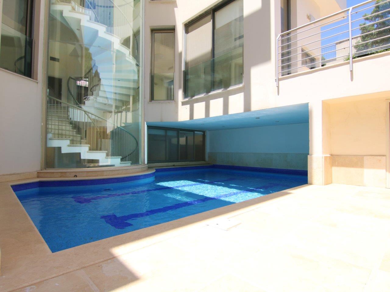 Luxury villa in Herzliya